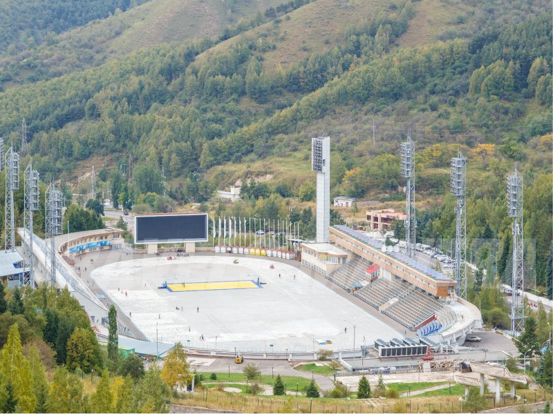 Medeo-Travels-Mantra_web